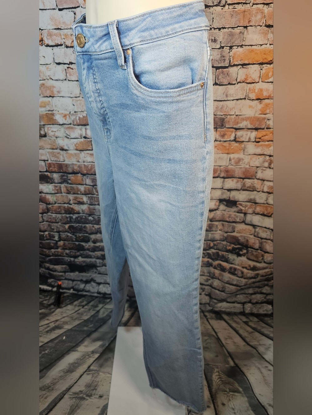 KUT From The Kloth Fab Ab Mom Jean Size 30 High Rise Straight Leg Raw Hem Light - Picture 2 of 5